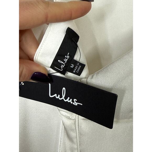 NWT Lulus Elegant Confidence White Satin Flutter Sleeve Cutout Maxi Dress Size M - Picture 10 of 11